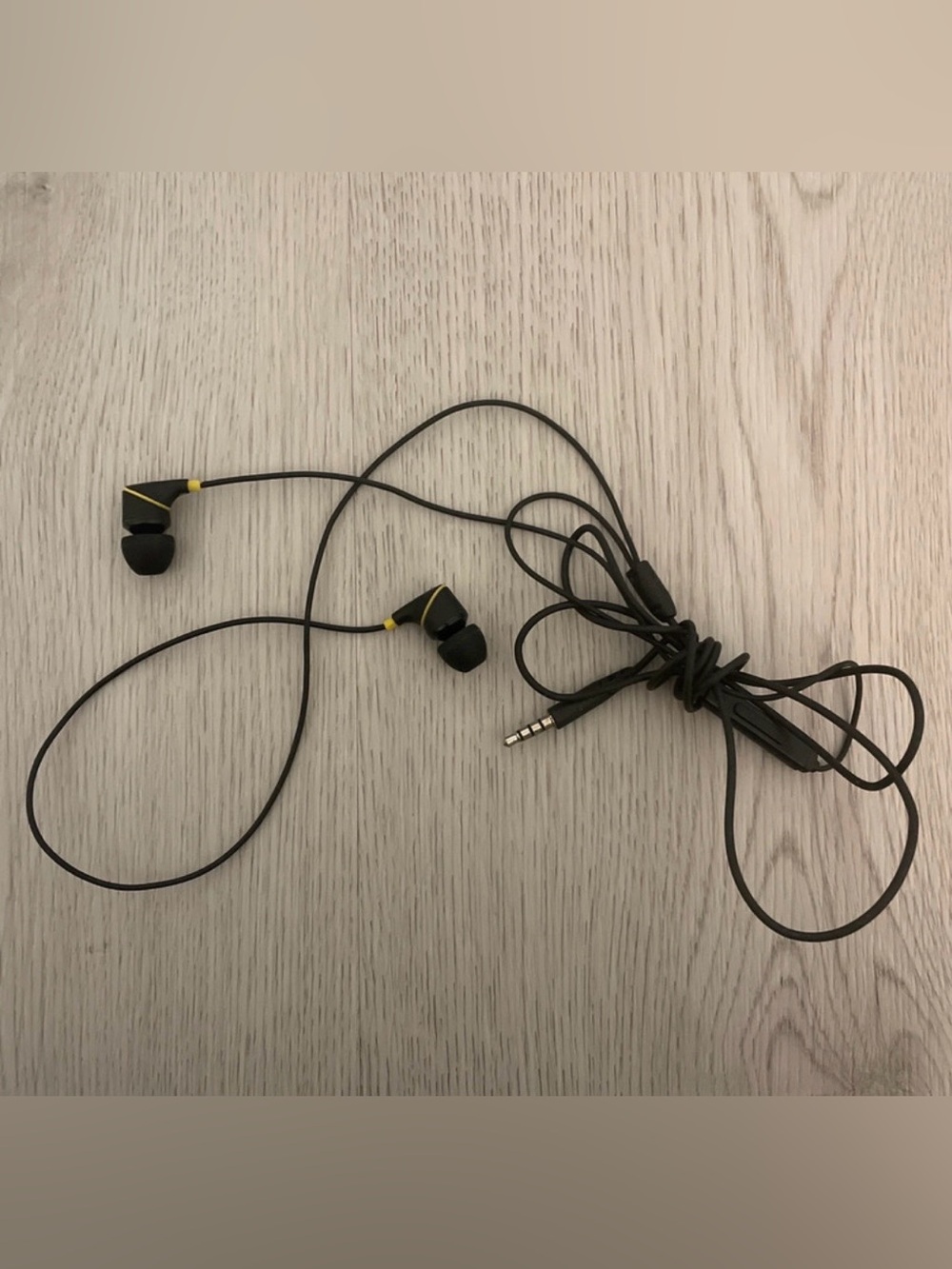 Wired earphones 3.5 mm jack